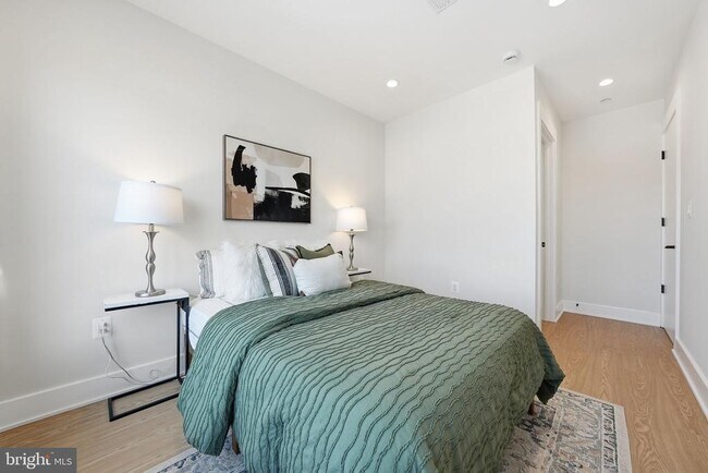 Building Photo - 2134 Wisconsin Ave NW