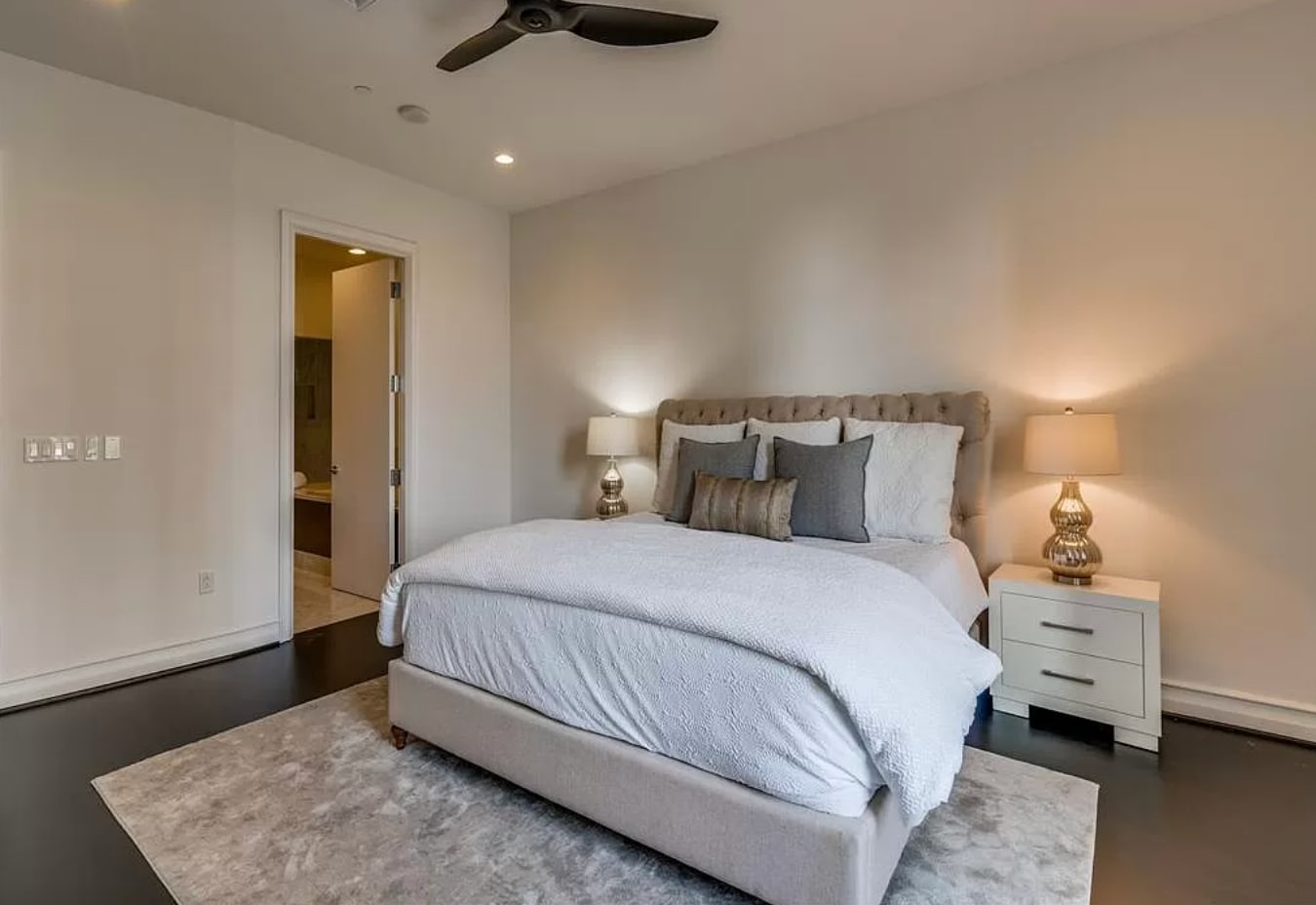 Building Photo - 2555 N Pearl St