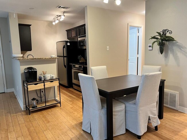 Building Photo - 1307 Norwalk Ln