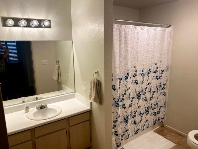 Building Photo - SUMMERLIN CONDO-FULLY FURNISHED, ALL UTILI...