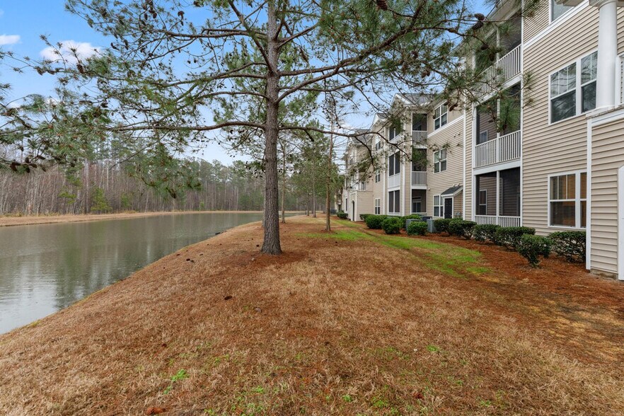 Building Photo - 594 Summerlake Cir
