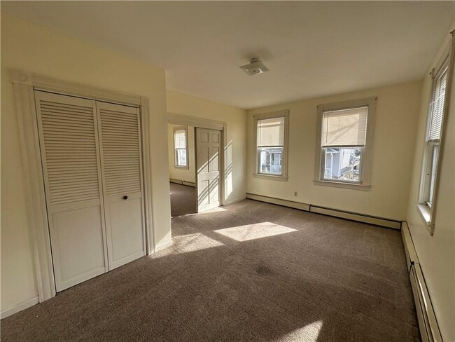 Building Photo - 6 Russell Ave