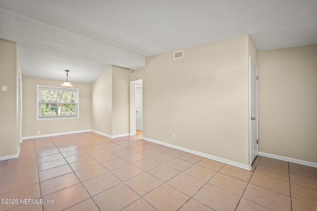 Building Photo - 909 Westgate Dr