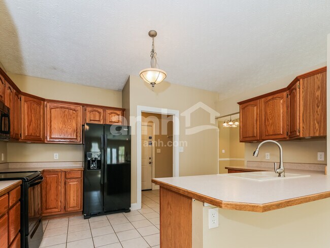 Building Photo - 6552 Greeley Ave