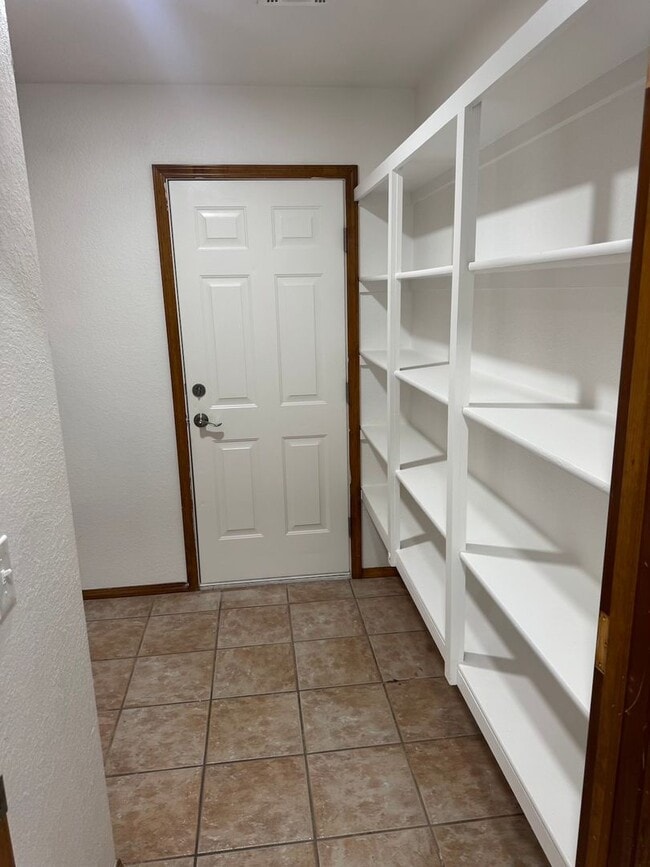 Building Photo - Comfortable Home in Moore