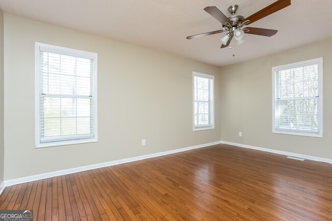Building Photo - 3171 Pilgrims Dr