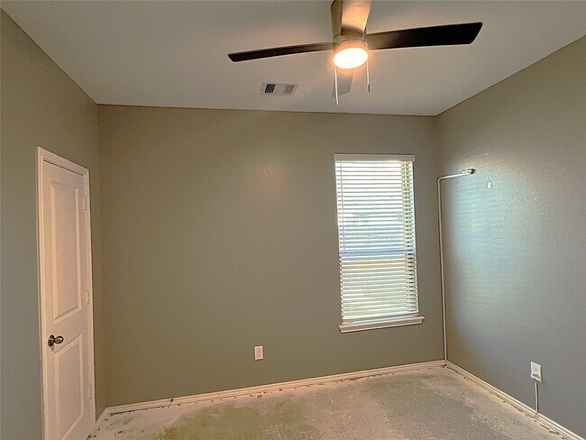 Building Photo - 1502 Munson Valley Rd