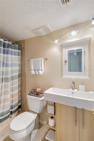 Building Photo - 761 Pine Run Dr