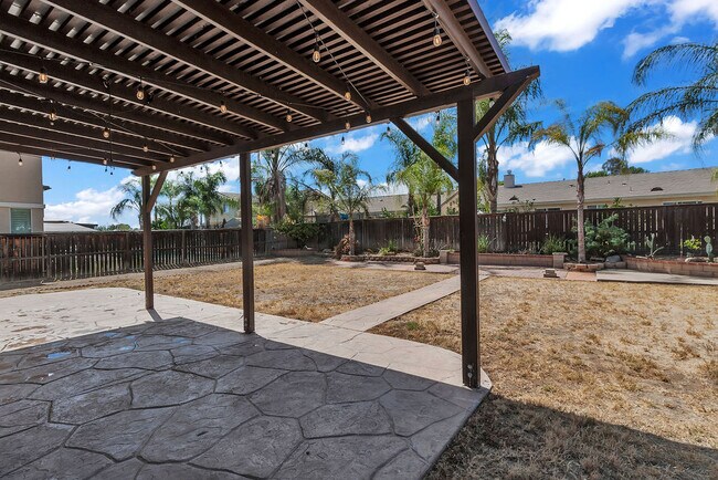 Building Photo - 26819 Rancho Serena St