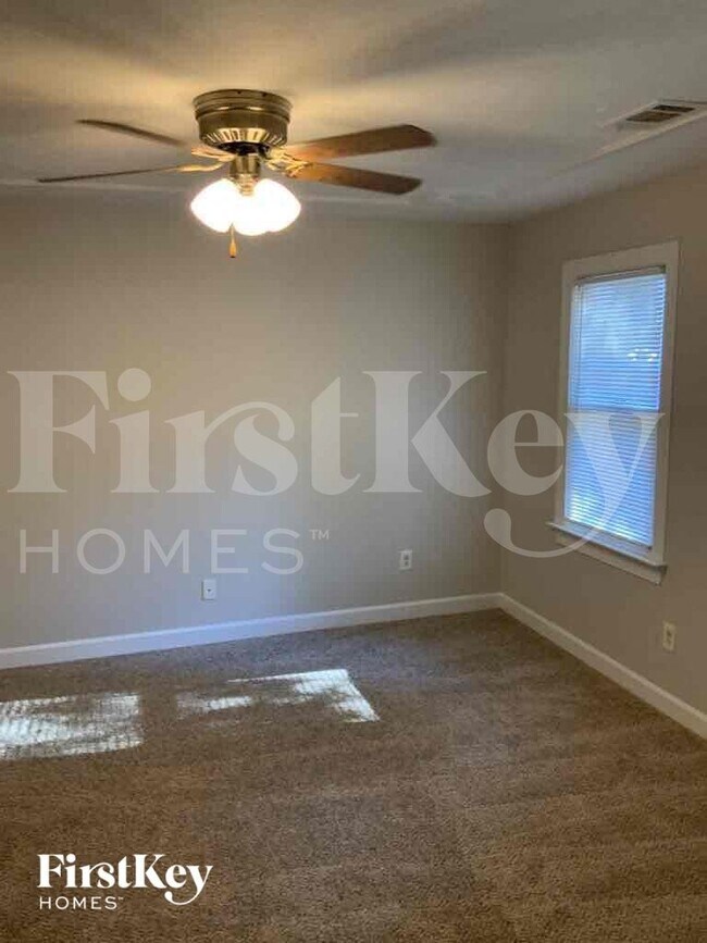 Building Photo - 1395 Oakengate Dr