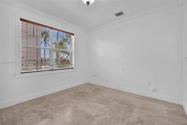 Building Photo - 2155 SW 156th Ct