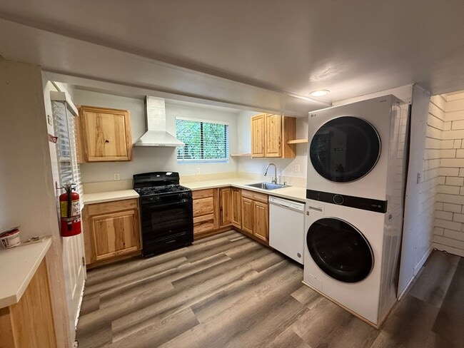 Building Photo - 100 Olive St