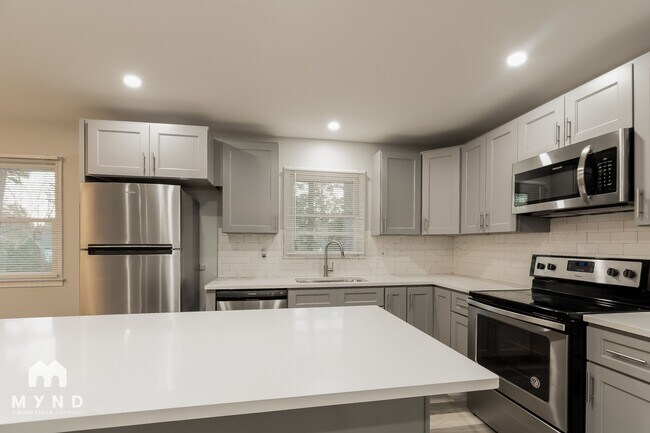 Building Photo - 2916 Dunsinane Ct