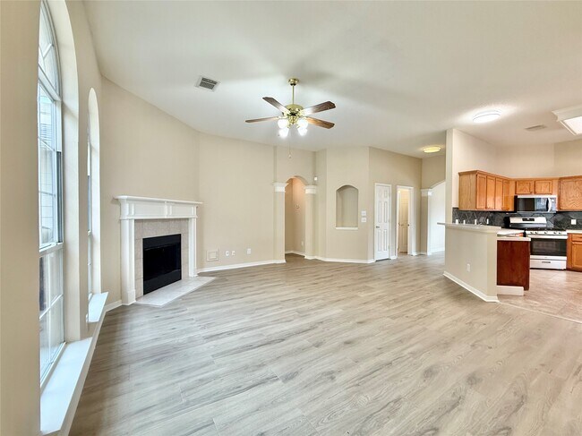 Building Photo - 25335 Rayford Crest Dr