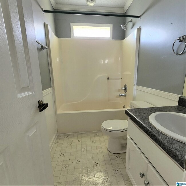 Building Photo - 3013 Bowron Rd