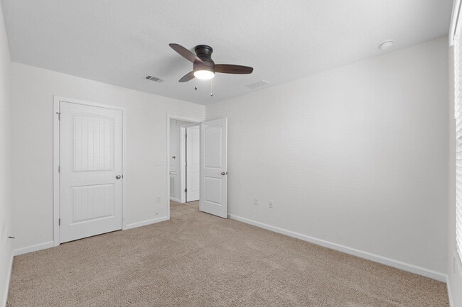 Building Photo - 1017 Limpkin St