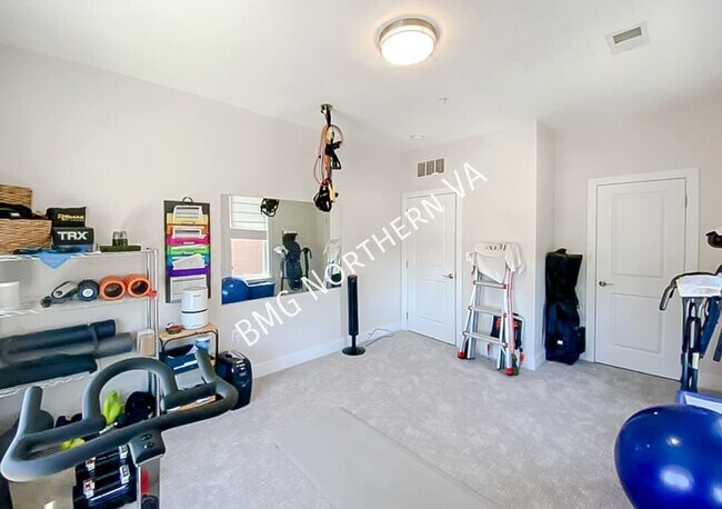 Building Photo - 738 Annie Rose Ave