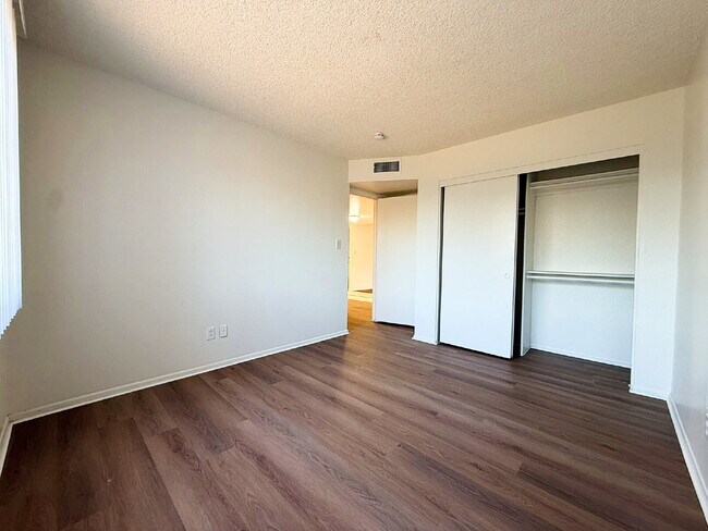Building Photo - Spacious North Phoenix Home on Large Lot – Move-In Ready!