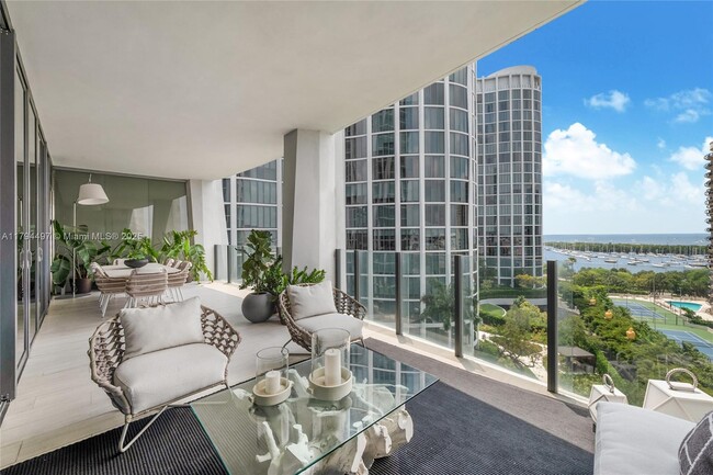 Building Photo - 2831 S Bayshore Dr