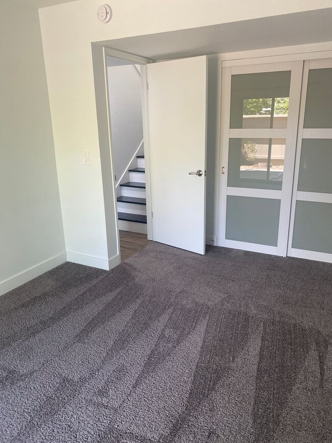 Building Photo - Charming Fully Remodeled 3 Bedroom, 2 Bath...