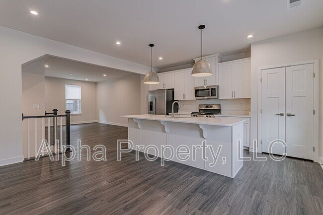 Building Photo - 120 Rollins Ave