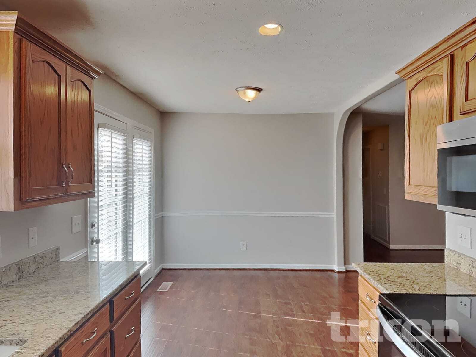 Building Photo - 1621 Robert Rd