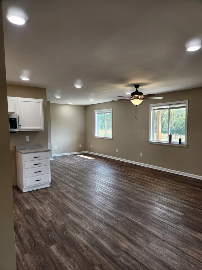 Building Photo - 20865 US-11
