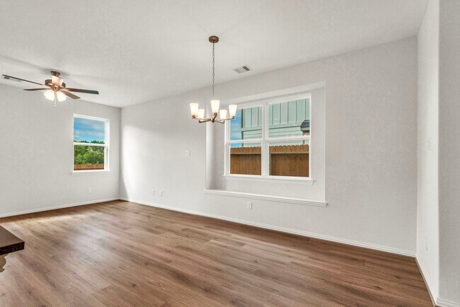 Building Photo - 27839 Western Crk Ct