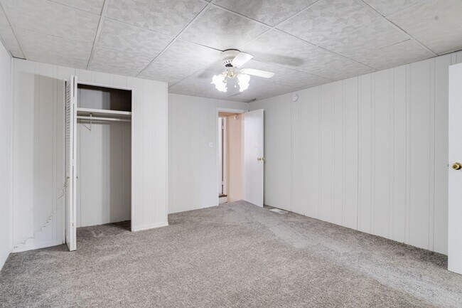 Building Photo - Two Bedroom Two Bathroom House In Baltimore City