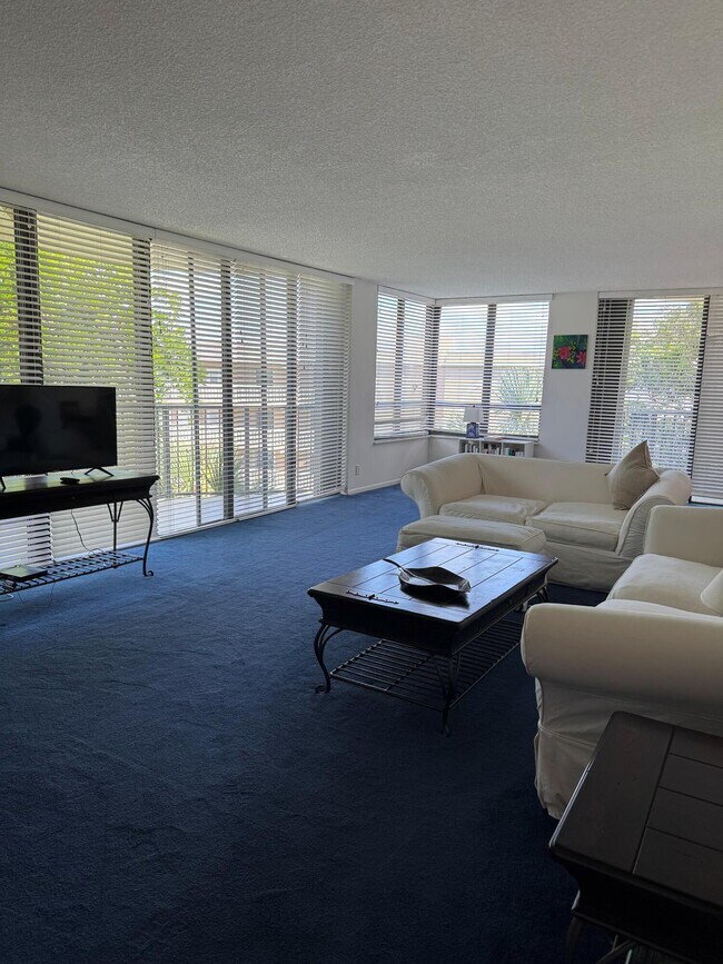 Building Photo - 799 Jeffery St