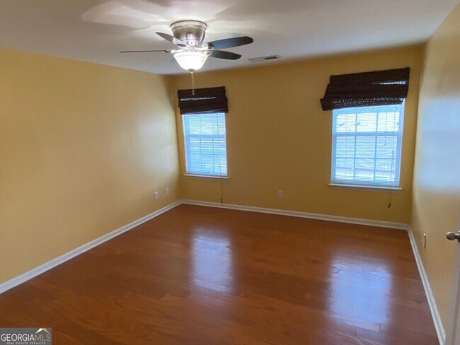 Building Photo - 924 Society Cir