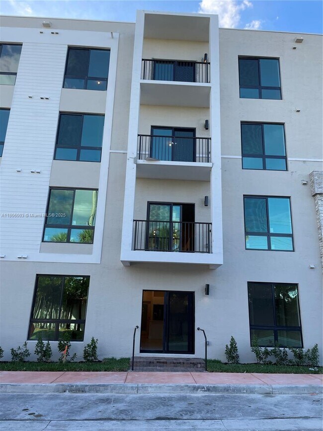 Building Photo - 8001 NW 41st St