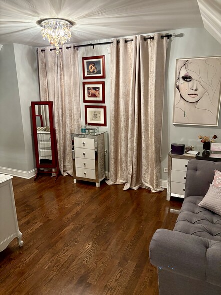 Building Photo - 2629 N Avers Ave