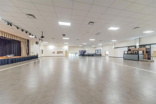 Building Photo - 2402 Ecuadorian Way