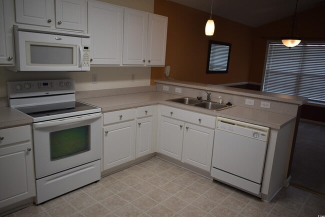 Building Photo - 201 Vesta Dr