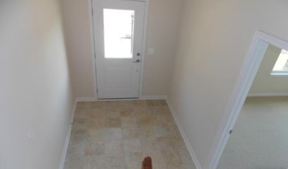 Building Photo - 44041 Eastgate View Dr