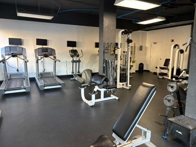 Building Photo - 150 SE 25th Rd