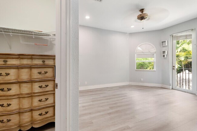 Building Photo - 6301 SW 58th Ct