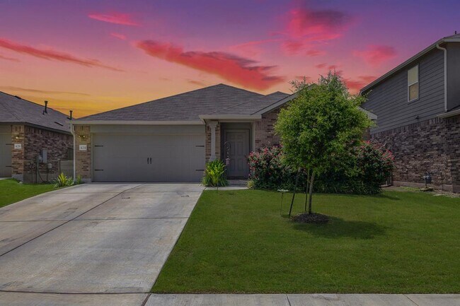 Building Photo - 424 Sebring Cir