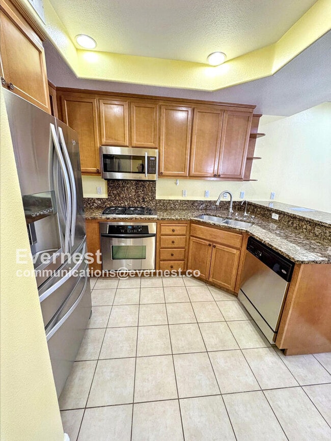 Building Photo - 1079 Westbury Dr