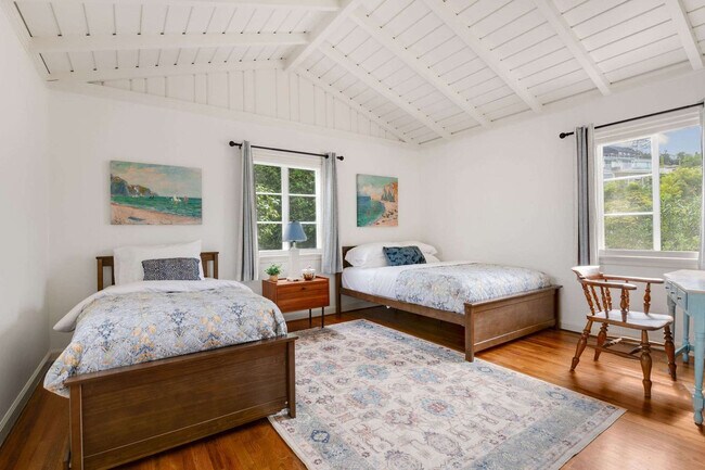 Building Photo - 1850 Castellana Rd