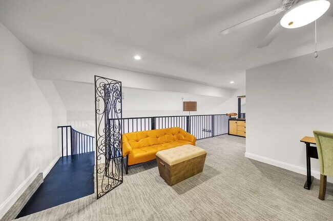 Building Photo - Fully furnished 3-Bedroom in The Plaza of Destin