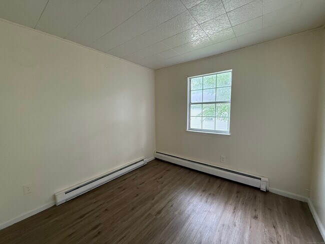 Building Photo - 106 Angel Dr