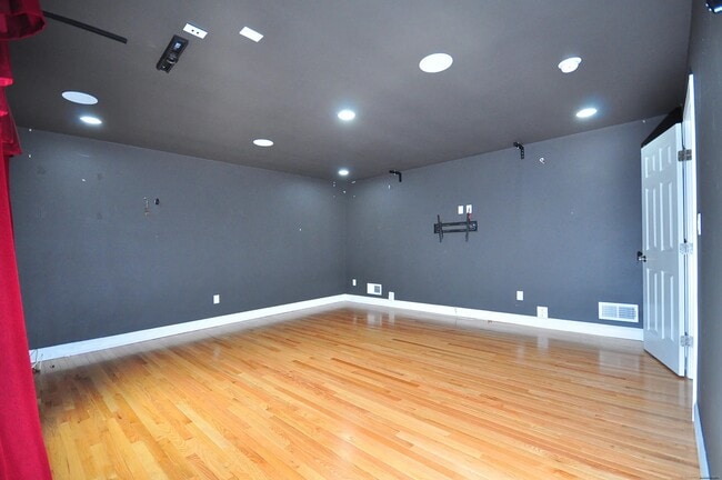 Building Photo - 47 Chaponis Way