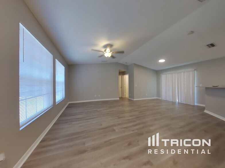 Building Photo - 4498 Jaslo Ave