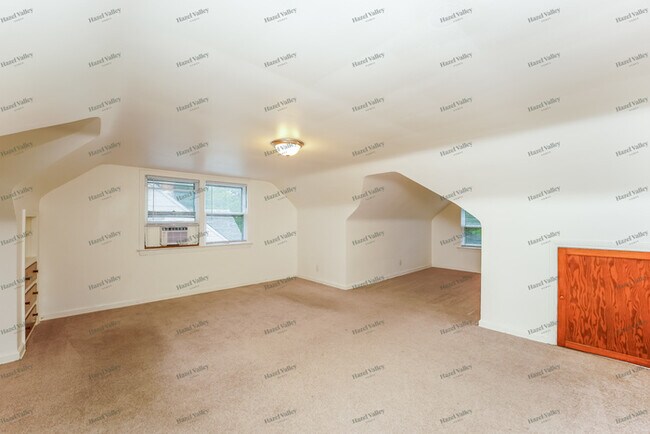 Building Photo - 17401 Maple Heights Blvd