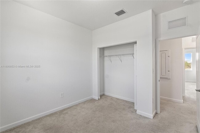 Building Photo - 26487 SW 148th Ave