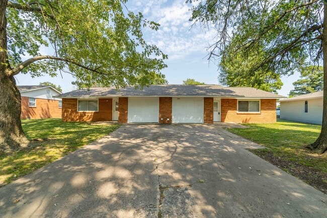 Primary Photo - Minutes from Downtown Emma!!! Cozy 2 bedro...