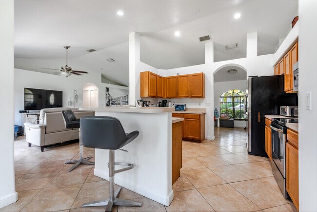 Building Photo - 14510 Paddock Dr