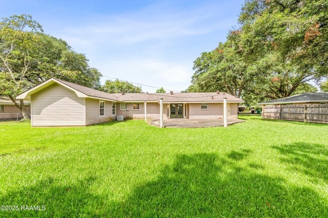 Building Photo - 307 Marilyn Dr